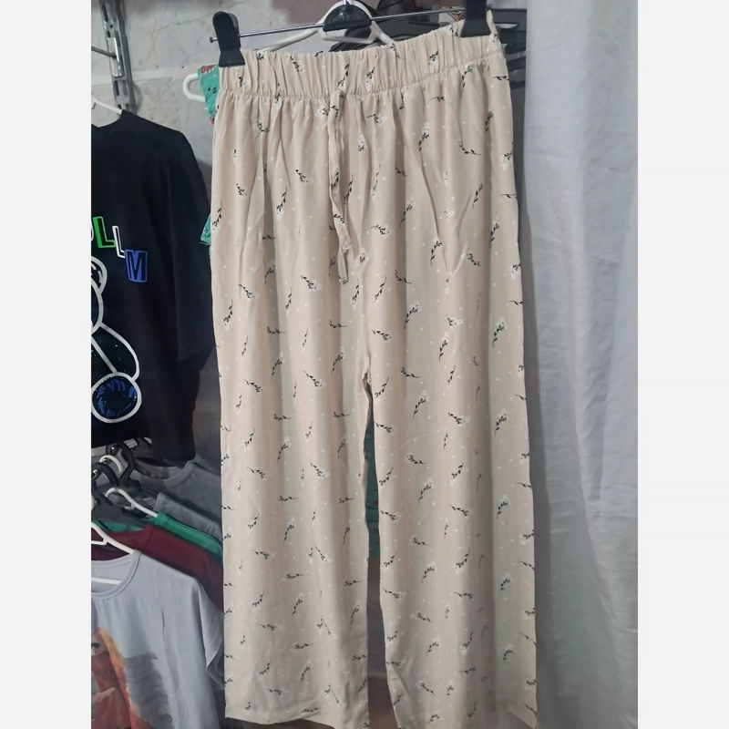 شلوار نخی بدون آبرفت  طرح گل گچی فیری سایز تا سایز ۴۸ الی ۵۰